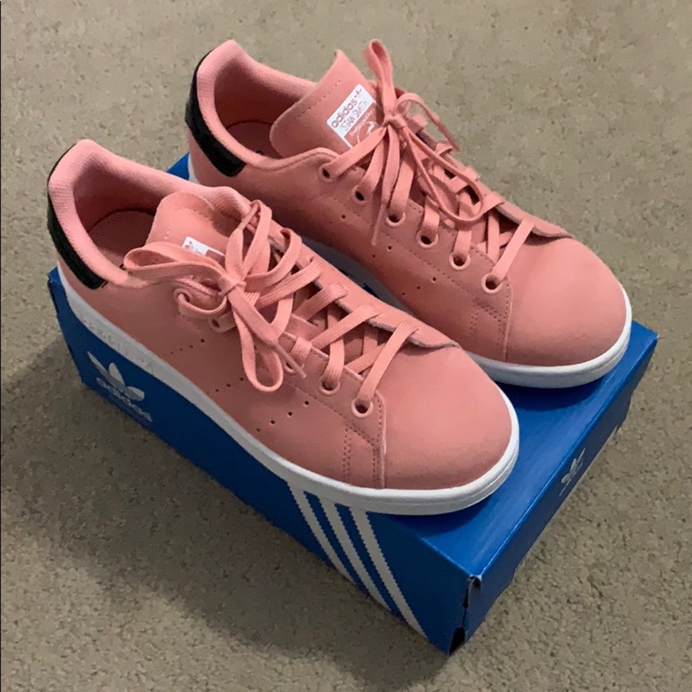 Stan Smith - image 1